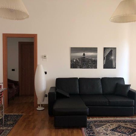 Casa Roma Lägenhet Turate Exteriör bild