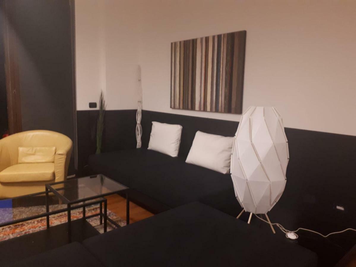 Casa Roma Lägenhet Turate Exteriör bild