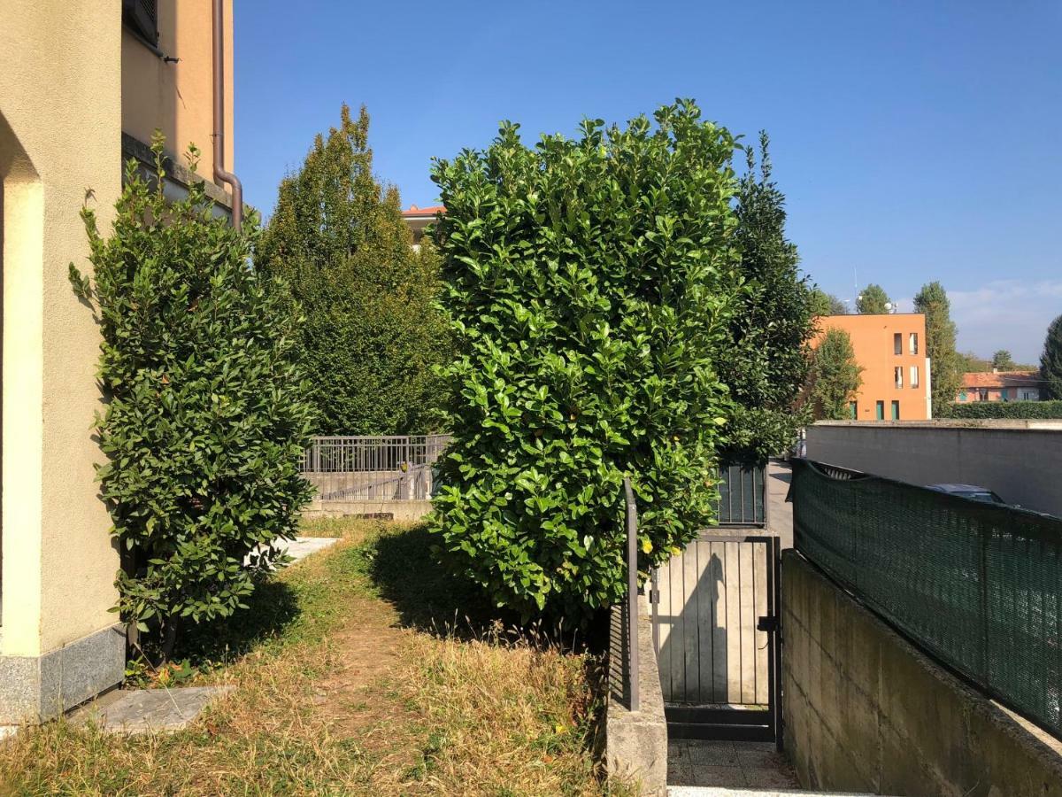 Casa Roma Lägenhet Turate Exteriör bild