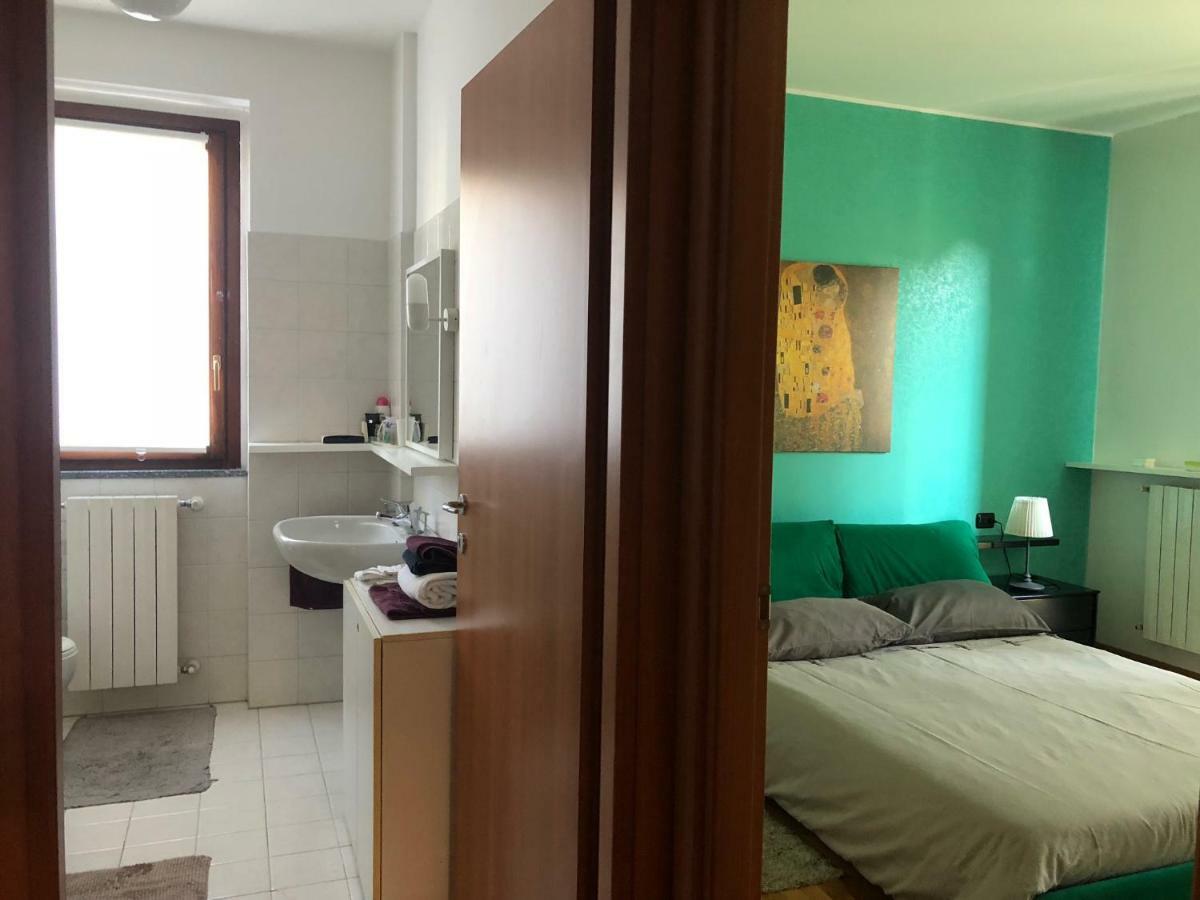 Casa Roma Lägenhet Turate Exteriör bild