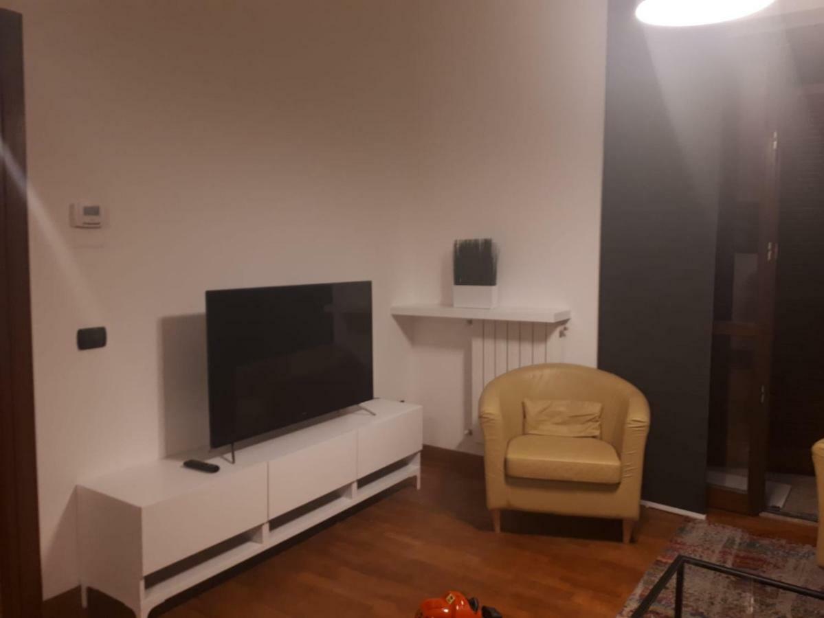 Casa Roma Lägenhet Turate Exteriör bild