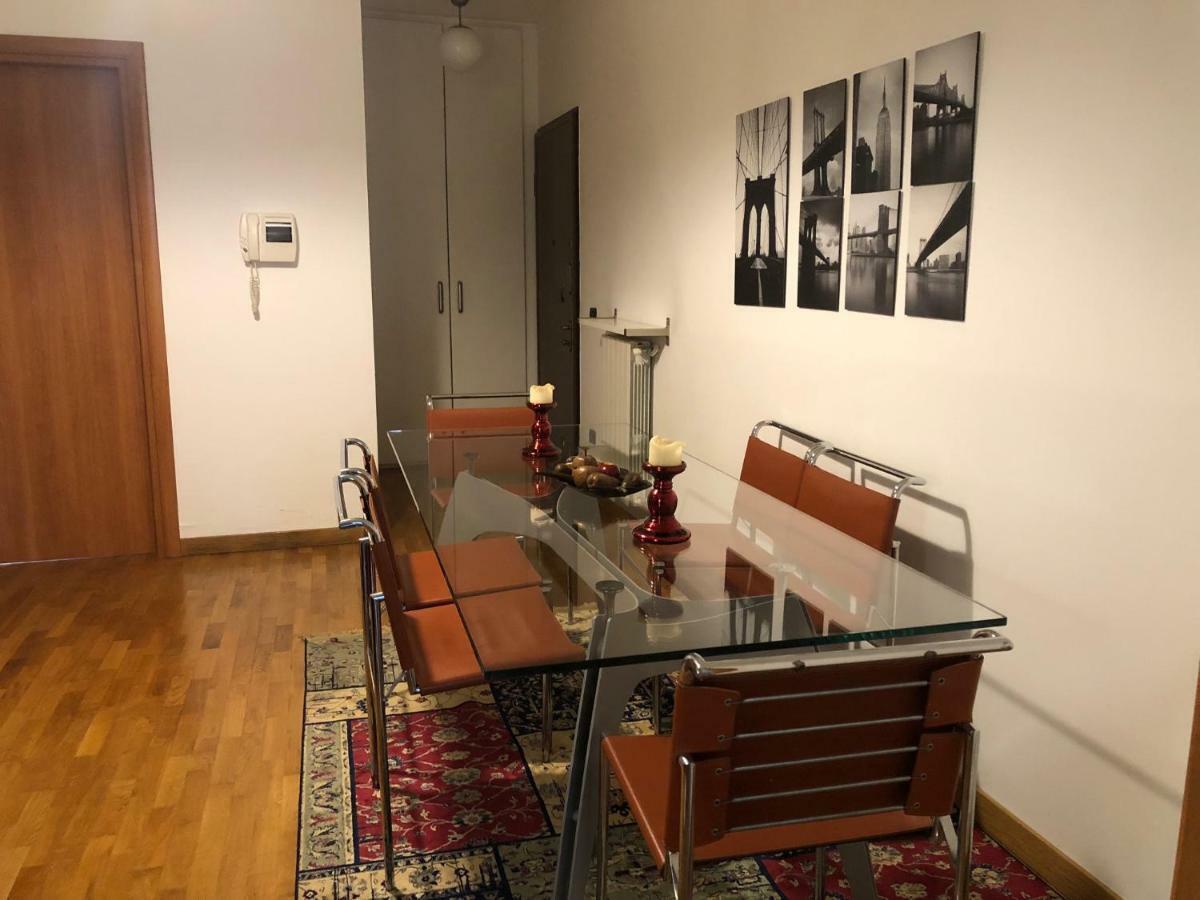 Casa Roma Lägenhet Turate Exteriör bild
