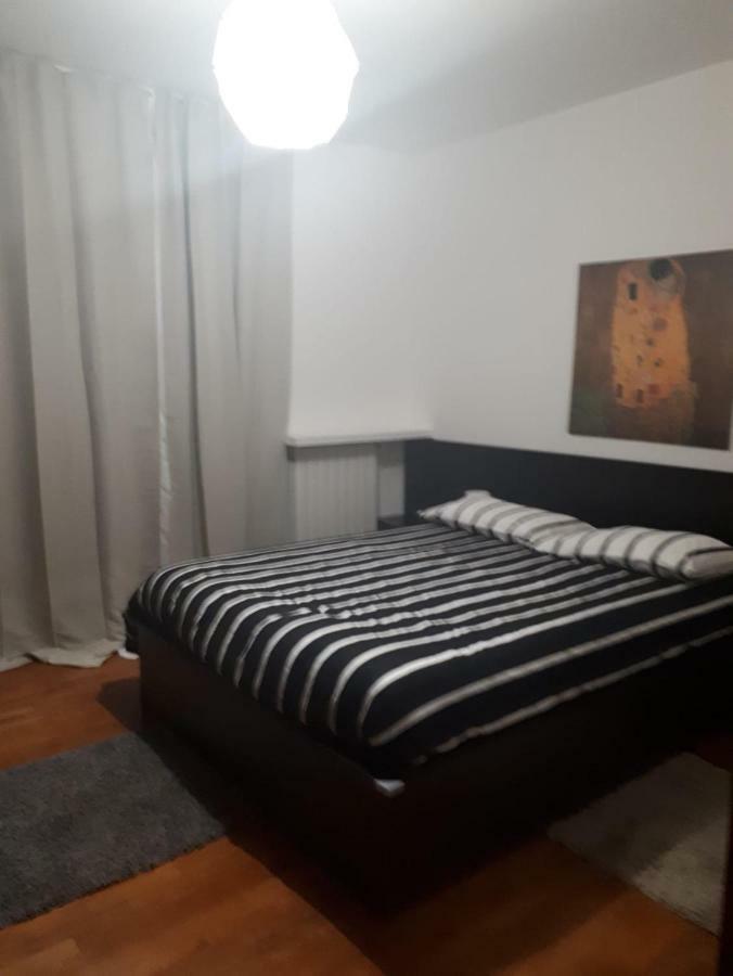 Casa Roma Lägenhet Turate Exteriör bild