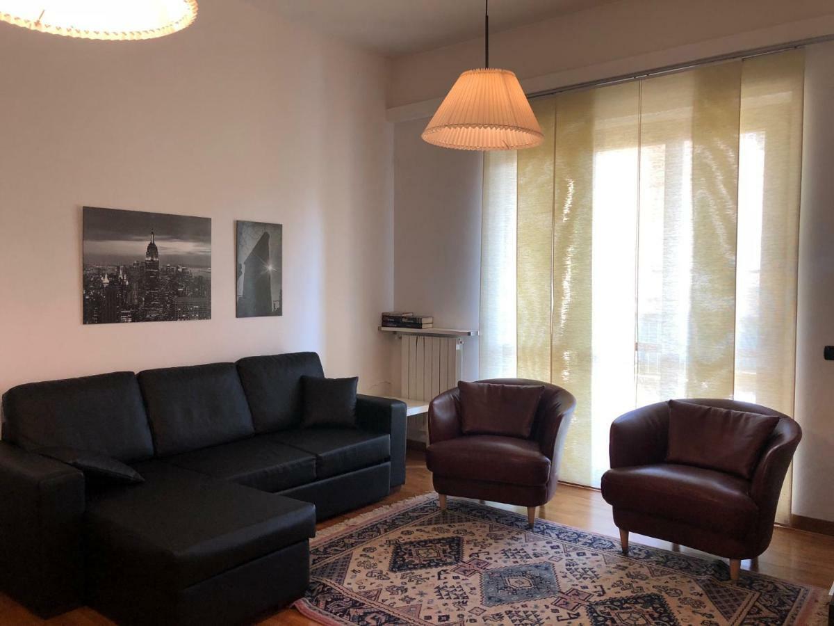 Casa Roma Lägenhet Turate Exteriör bild